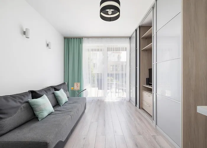 Apartament W Spokojnej Okolicy Z Parkingiem By Noclegi Renters