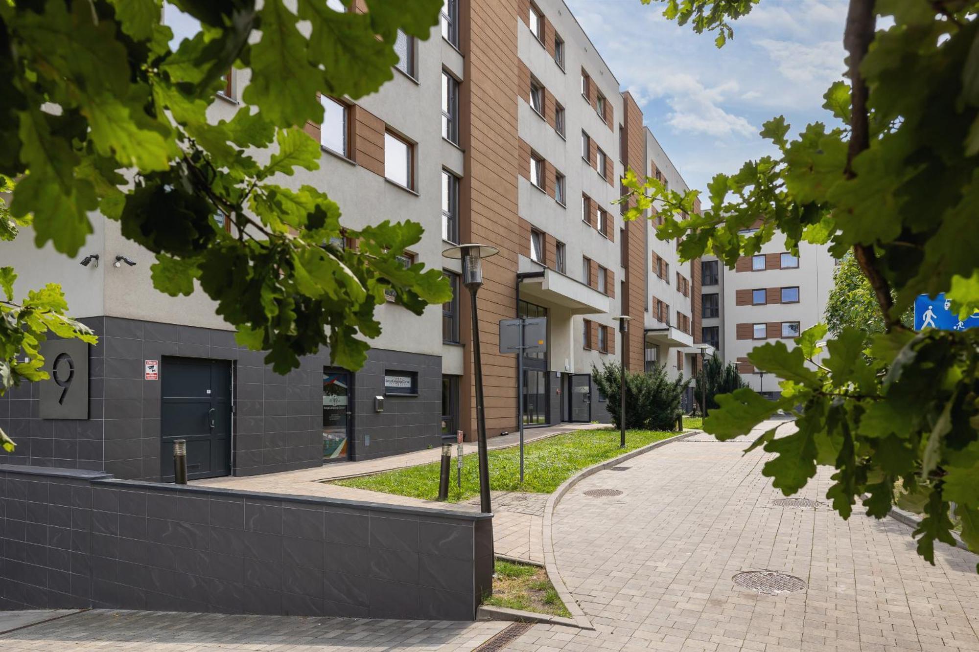 W Spokojnej Okolicy Z Parkingiem By Renters Apartment *